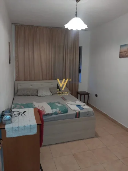 Tirane, jepet me qera apartament 1+1+Ballkon Kati 1, 72 m² 500 € (BRRYLI)