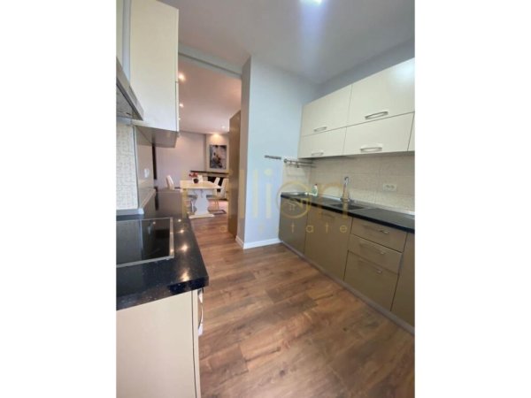 Tirane, jepet me qera apartament+verande | Penthouse 2+1+Ballkon Kati 13, 125 m² 1.100 € (Ish Ekspozita, Tirana, Albania)