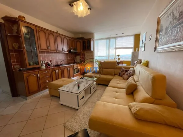 Durres, shitet apartament 2+1+Ballkon Kati 5, 92 m²86.000 € (Stadiumi)