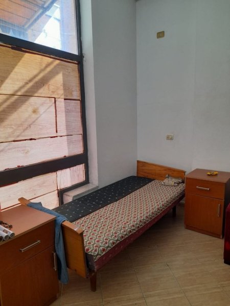 Tirane, jepet me qera garsonier, Kati 1, 26 m² 180 € (Rruga Karl Gega, ngjitur me Bulevardin e Ri, Tirane, 40 ml larg Unazes)