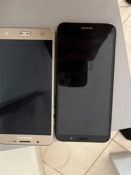 Durres, shes Celular-Smartphone Samsung edhe Huawei