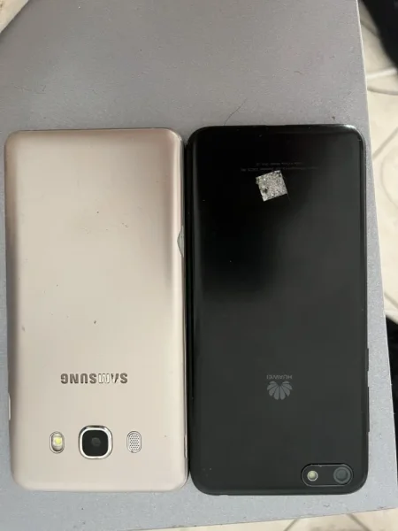 Durres, shes Celular-Smartphone Samsung edhe Huawei