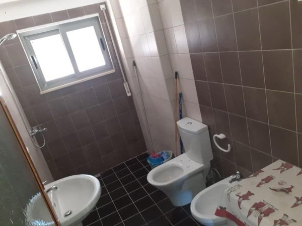 Tirane, jepet me qera apartament 2+1+Ballkon Kati 2, 104 m² 430 € (JEPET ME QIRA APARTAMENT 2+1 PRANE KOPESHTIT BOTANIK TIRANE)