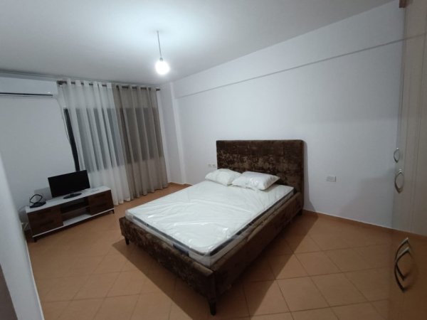 Tirane, jepet me qera apartament 2+1+Ballkon Kati 9, 96 m² 650 € (Rruga Shefqet Musaraj, Njesia Administrative Nr 7 , Prane Kryqezimit 21 Dhjetori. Tirane)