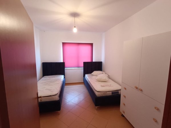 Tirane, jepet me qera apartament 2+1+Ballkon Kati 9, 96 m² 650 € (Rruga Shefqet Musaraj, Njesia Administrative Nr 7 , Prane Kryqezimit 21 Dhjetori. Tirane)