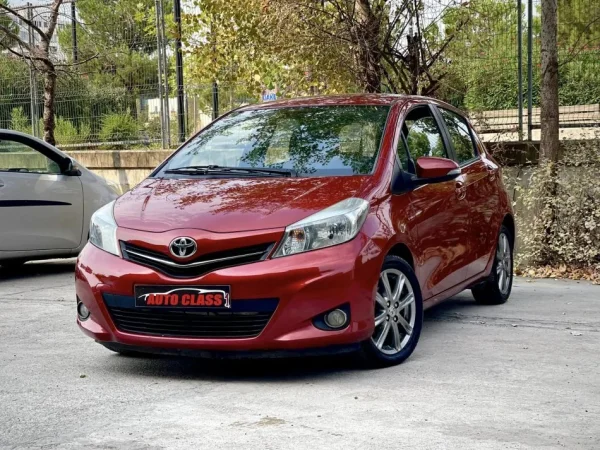 Tirane, shes makine TOYOTA YARIS Benzin, vishnje manuale Klima 172.000 km 5.790 €
