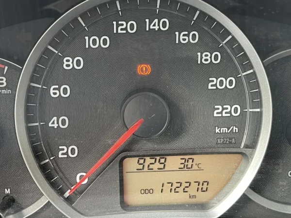 Tirane, shes makine TOYOTA YARIS Benzin, vishnje manuale Klima 172.000 km 5.790 €