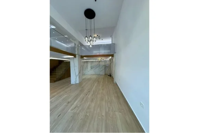 Tirane, jepet me qera dyqan Kati 0, 80 m² 1.000 € (QIRA AMBJENT BIZNESI 80M2 KOMUNA E PARISIT)