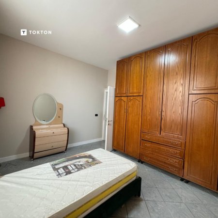 Tirane, jepet me qera 2+1+Ballkon Kati 1, 120 m² 550 € (kodra e diellit)