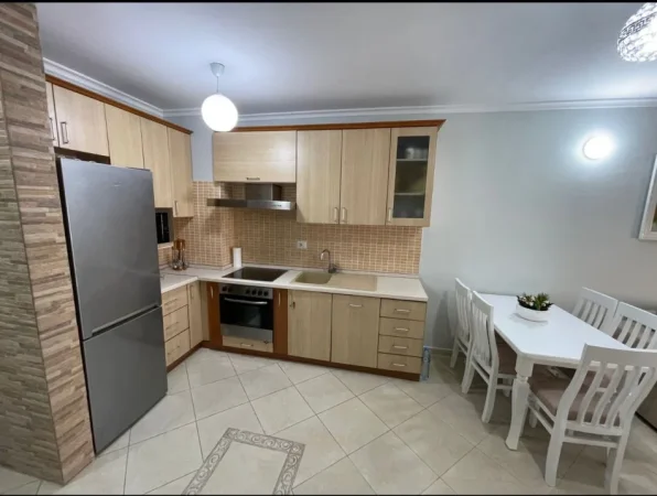 Tirane, jepet me qera apartament 1+1+Aneks+Ballkon Kati 4, 74 m² 550 € (Liqeni Thate)