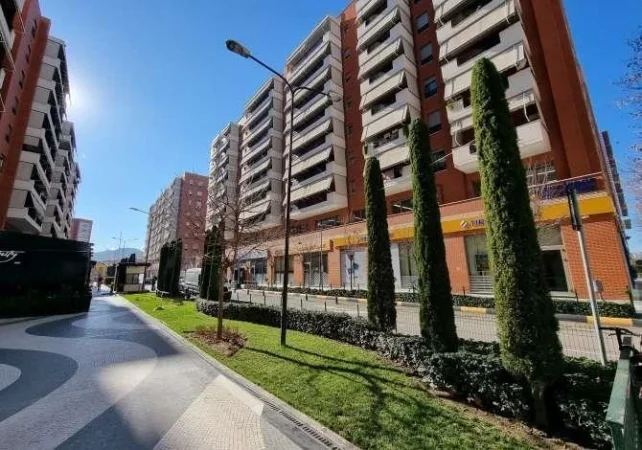 Tirane, jepet me qera ambjent biznesi Kati 2, 575 m² 8.600 € (Kompleksi Delijorgj)