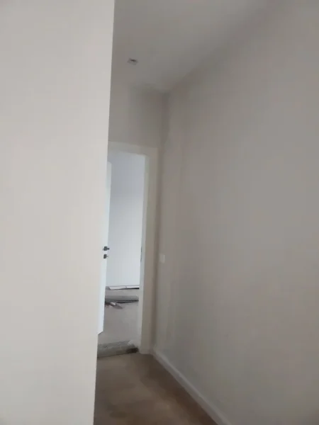 Tirane, jepet me qera apartament 3+1 Kati 4, 1.200 €