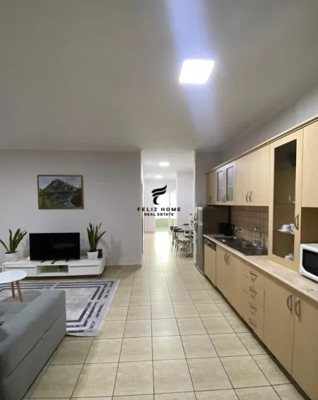 Tirane, jepet me qera apartament 2+1 Kati 6, 120 m² 1.100 € (BLLOKU)