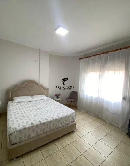 Tirane, jepet me qera apartament 2+1 Kati 6, 120 m² 1.100 € (BLLOKU)