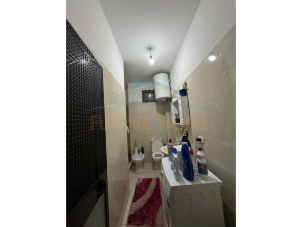 Durres, jepet me qera apartament 2+1 Kati 5, 120 m² 300 € (Prane Palace , Plazh Durres)
