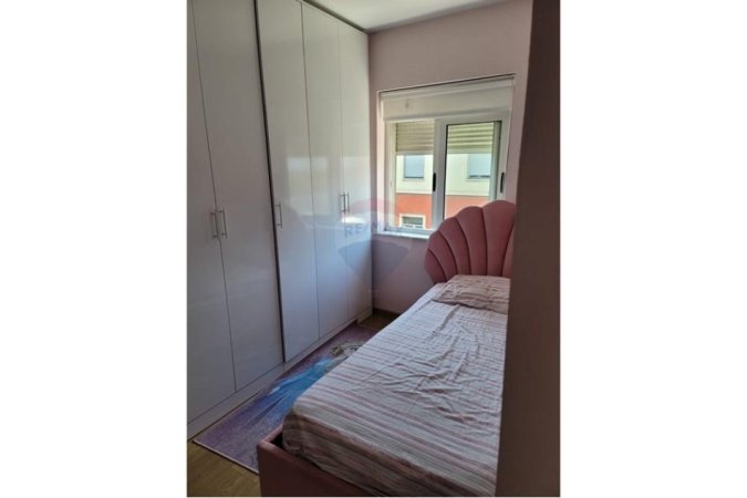 Tirane, shitet apartament 3+1 Kati 5, 92 m² 190.000 € (RRUGA E KAVAJES)