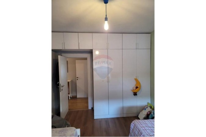 Tirane, shitet apartament 3+1 Kati 5, 92 m² 190.000 € (RRUGA E KAVAJES)