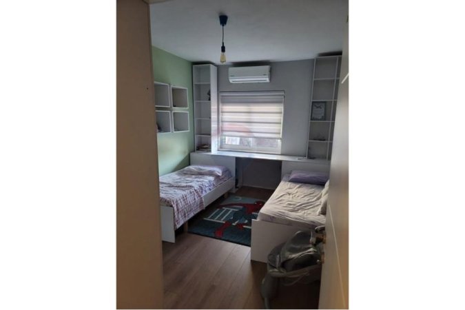 Tirane, shitet apartament 3+1 Kati 5, 92 m² 190.000 € (RRUGA E KAVAJES)