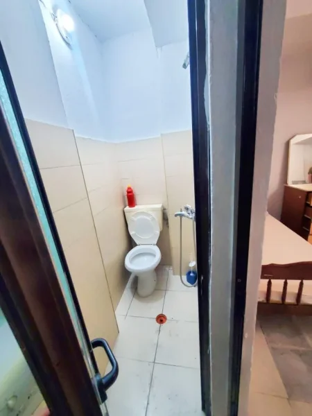 Tirane, jepet me qera garsonier 1+1 Kati 1, 23.000 € (rruga e kavajes)