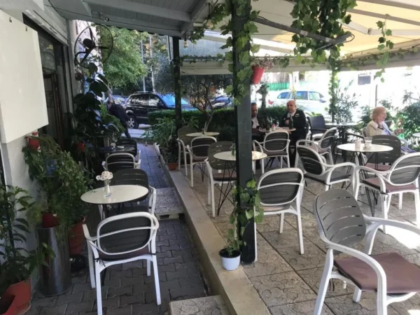 Tirane, shitet ambjent biznesi Kati 0, 70 m² 220.000 € (KOMUNA E PARISIT)