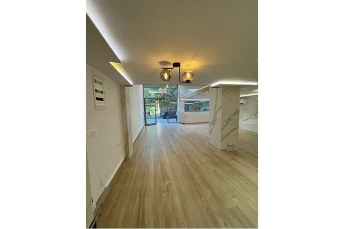 Tirane, jepet me qera dyqan Kati 0, 80 m² 1.000 € (QIRA AMBJENT BIZNESI 80M2 KOMUNA E PARISIT)