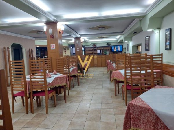 Tirane, jepet me qera ambjent biznesi Kati 0, 200 m² 3.000 € (ISH EKSPOZITA SOT)