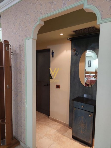 Tirane, jepet me qera ambjent biznesi Kati 0, 200 m² 3.000 € (ISH EKSPOZITA SOT)