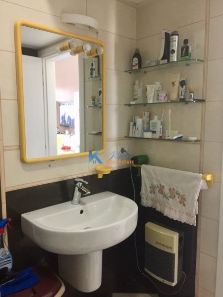 Tirane, jepet me qera apartament 1+1 Kati 7, 67 m² 700 € (Rruga e Bogdaneve)