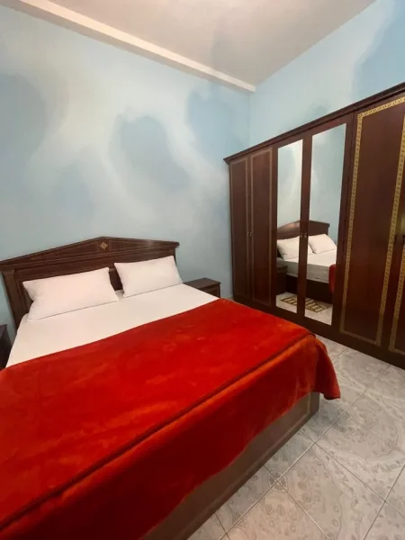 Tirane, jepet me qera apartament 2+1+Ballkon Kati 1, 100 m² 500 € (MINE PEZA)