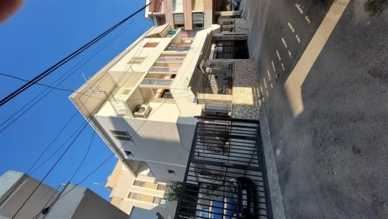 Tirane, jepet me qera Vile 3 Katshe Kati 3, 600 m² 600 € (FRESKU)