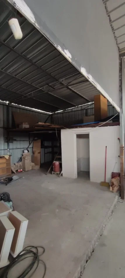 Tirane, jepet me qera ambjent biznesi Kati 0, 1.000 m² 1.000 € (Rinas)