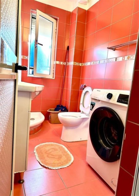 Tirane, jepet me qera apartament 1+1+Ballkon , 55 m² 450 € (FERIT XHAJKO)