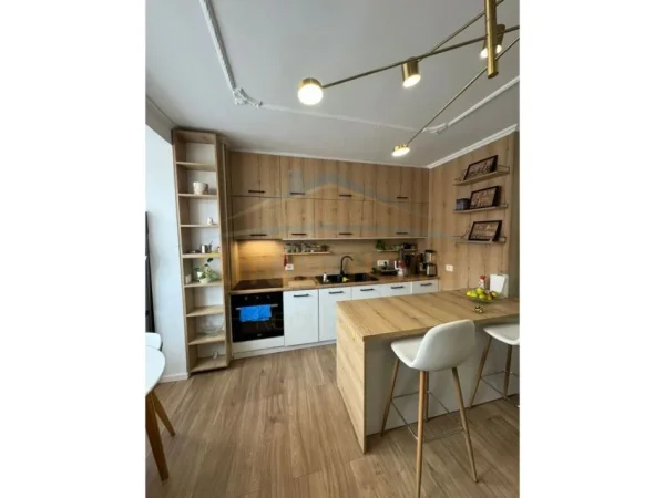 Tirane, shitet apartament 2+1 Kati 7, 76 m² 135.000 € (Ish Fusha Aviacionit)