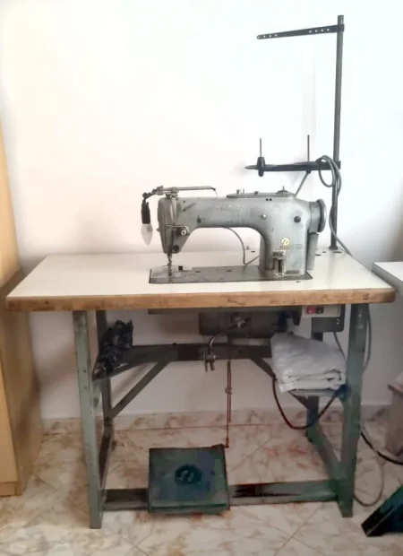 Tirane, shes makine qepese industriale