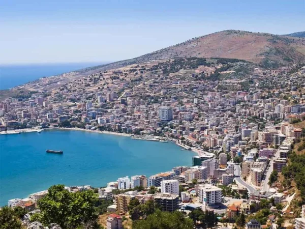 Sarande, shitet truall ne bregdet , 360 m² 60.000 € 