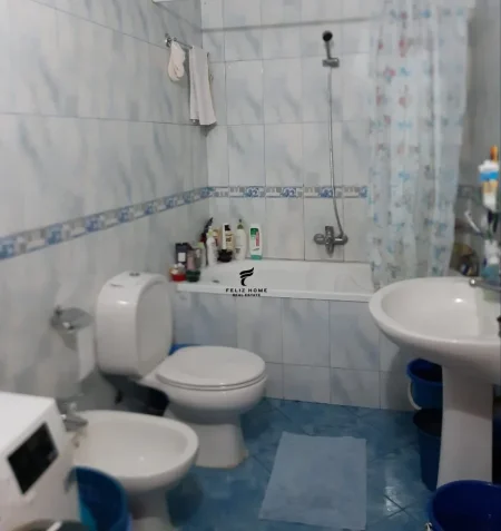 Tirane, jepet me qera apartament 2+1 Kati 2, 100 m² 670 € (SHESHI WILLSON)