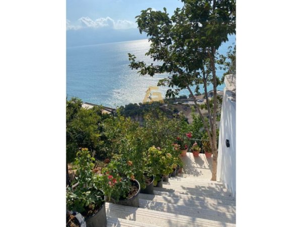 Vlore, shitet Shtepi 1 Katshe , (prane Hotel Jonufres)