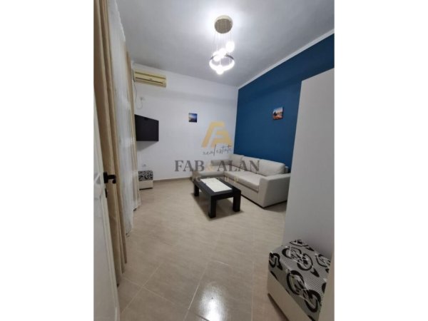 Vlore, shitet Shtepi 1 Katshe , (prane Hotel Jonufres)
