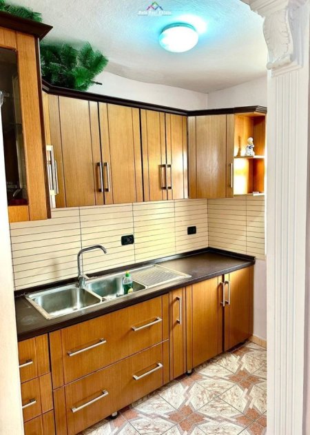 Tirane, jepet me qera apartament 1+1 Kati 4, 55 m² 430 € (Ish Restrorant Durresi)