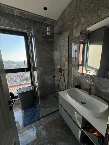 Tirane, shitet apartament 2+1+Ballkon Kati 15, 125 m² 350.000 € (21 DHJETORI)