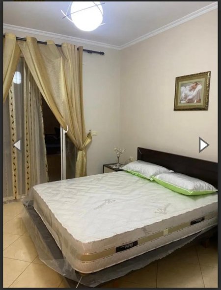 Tirane, jepet me qera apartament 1+1 Kati 3, 70 m² 450 € (Rruga Peti)