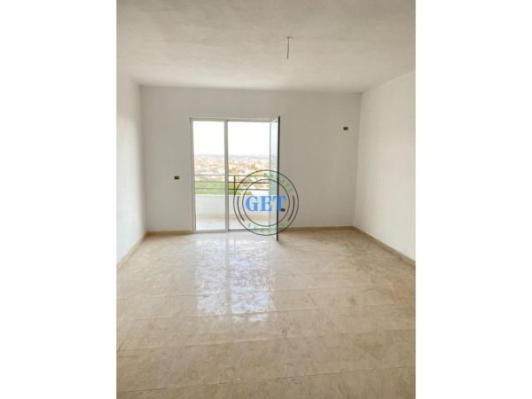 Durres, shitet apartament 2+1+Ballkon Kati 9, 73.000 € (Billa Spitalle Durres)