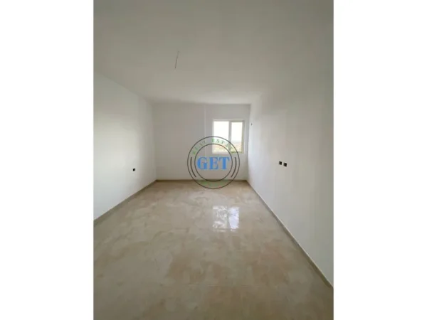 Durres, shitet apartament 2+1+Ballkon Kati 9, 73.000 € (Billa Spitalle Durres)