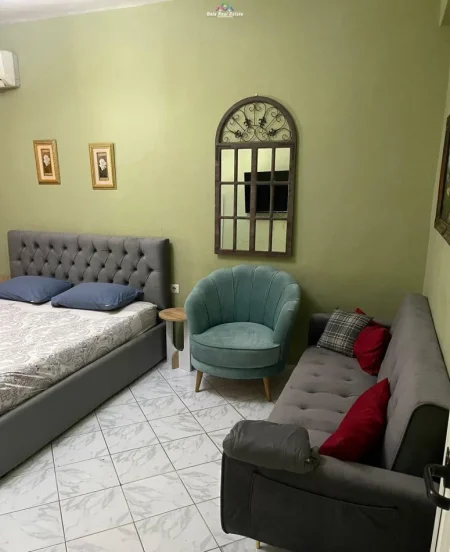 Tirane, jepet me qera apartament 1+1 Kati 2, 62 m² 600 € (bulevardi zogu i pare)