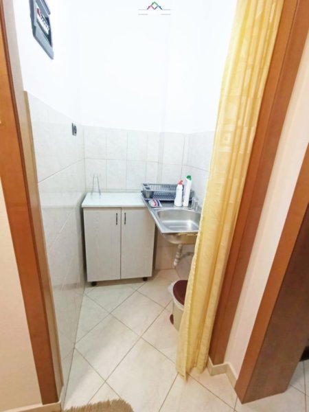 Tirane, jepet me qera apartament 2+1 Kati 2, 90 m² 650 € (sheshi willson)