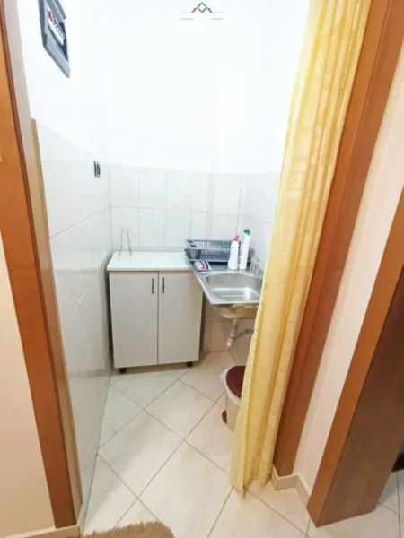 Tirane, jepet me qera apartament 2+1 Kati 2, 90 m² 650 € (sheshi willson)