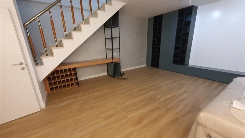 Tirane, shitet apartament 3+1+Ballkon Kati 4, 150 m² 257.500 € (LAPRAKE)