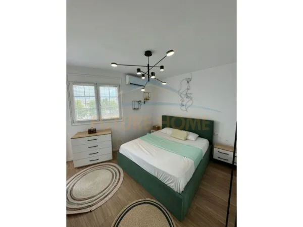 Tirane, shitet apartament 2+1+Ballkon Kati 7, 135.000 € (Fusha E Aviacionit)