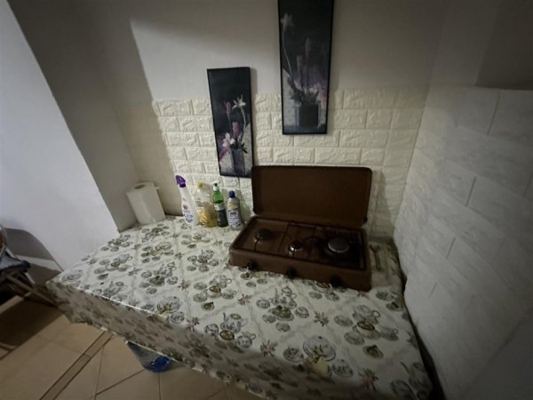 Tirane, jepet me qera Vile 1+1 Kati 1, 65 m² 350 € (Varri i Bamit)