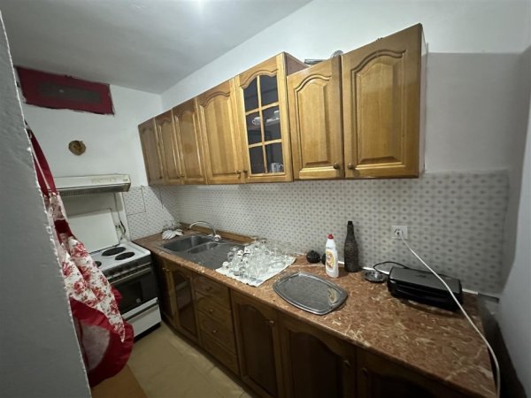 Tirane, jepet me qera Vile 1+1 Kati 1, 65 m² 350 € (Varri i Bamit)
